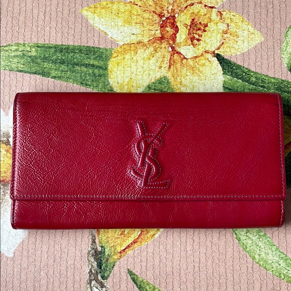 🚨YSL Belle de Jour🚨 dark pink patent leather clutch / pink stitching
